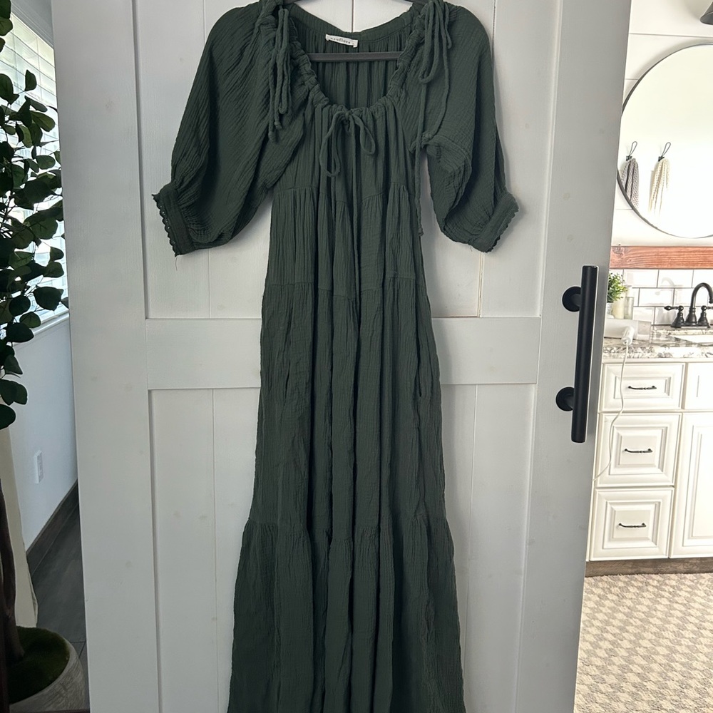 Harmony - Tiered Maxi Dress with Square Neck in Olive Green - Picture 5 of 10